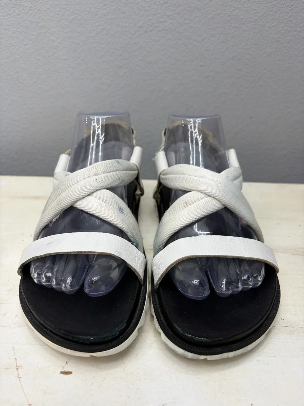 Sorel white Roaming Decon Strap Sandals Size 7.5